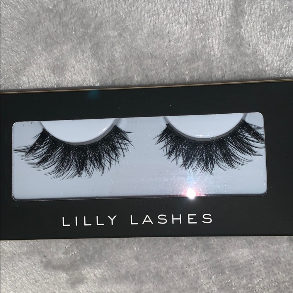 False lashes - Picture 5 of 8